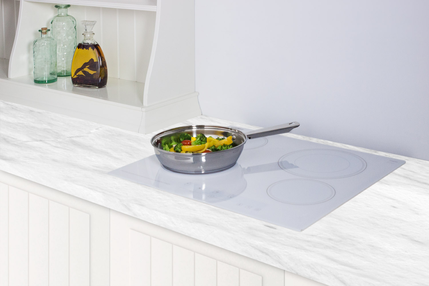 230V 4-burner cooktop in white ceramic Schott glass with digital touch controls and an extra large 8